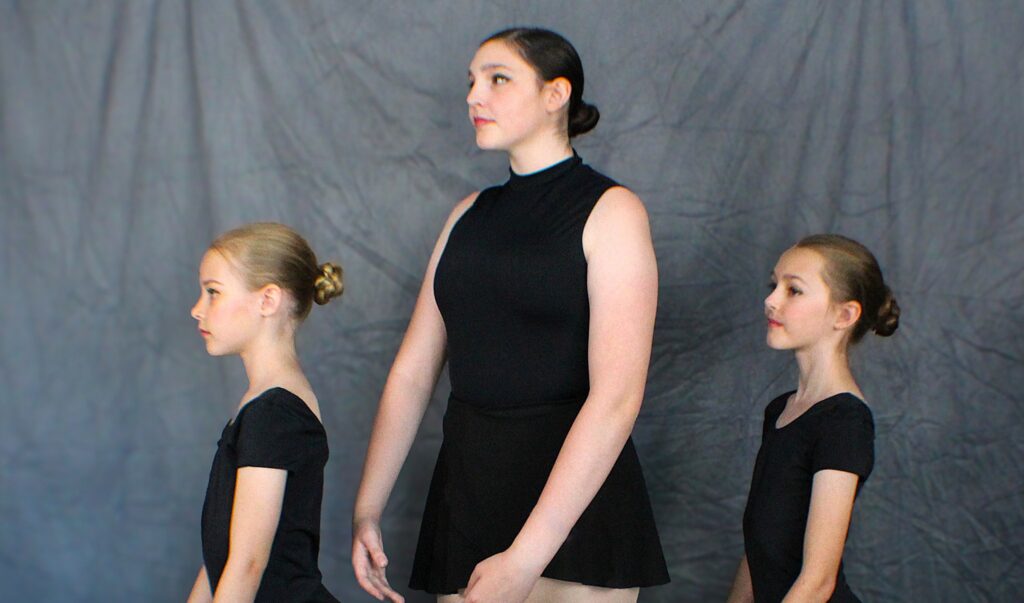 buns-2-crop Girls with ballet buns